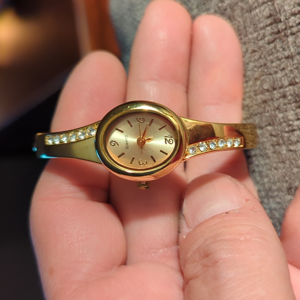 Quartz ladies watch